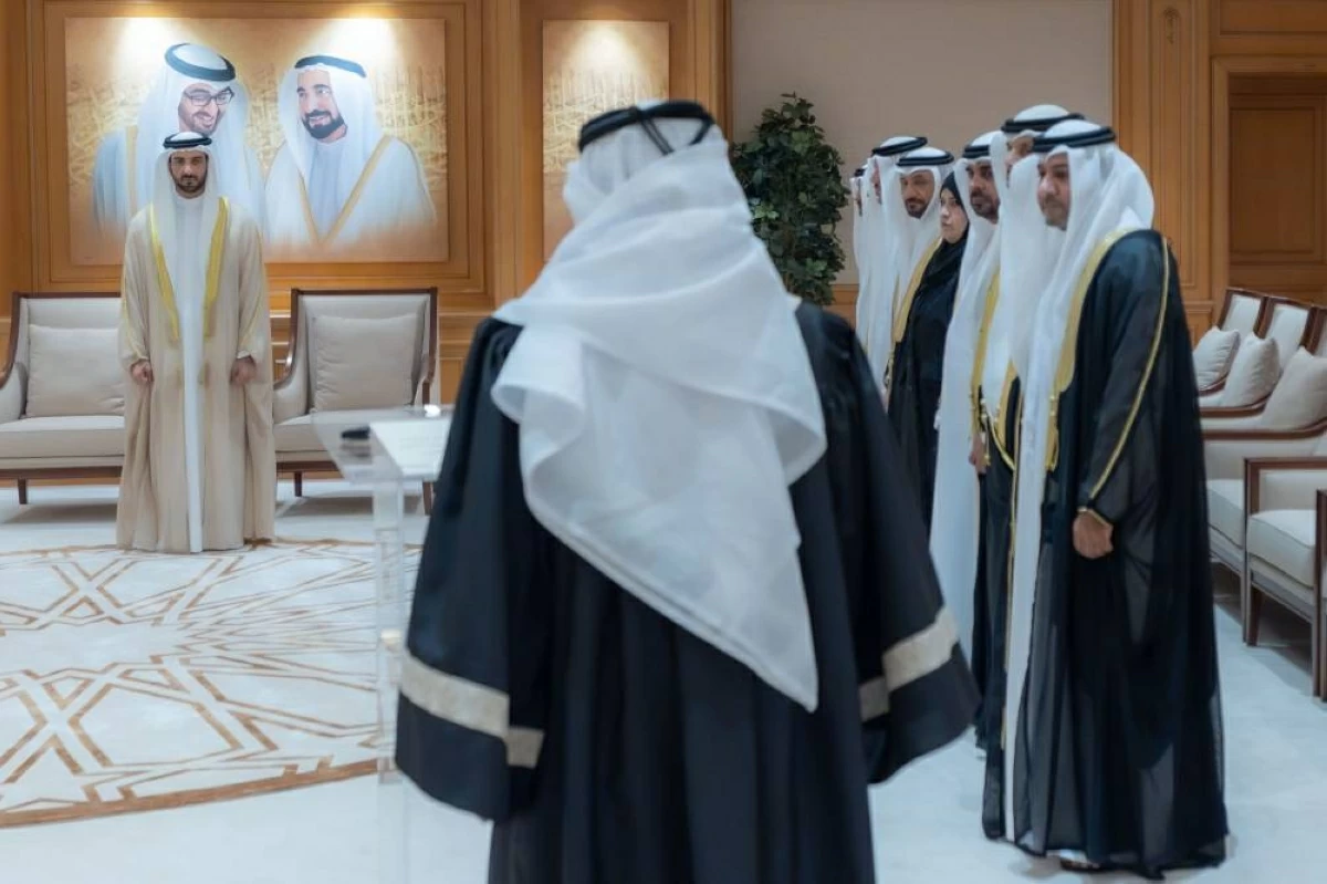 سلطان بن أحمد يشهد أداء اليمين القانونية لثلاثة من أعضاء السلطة القضائية