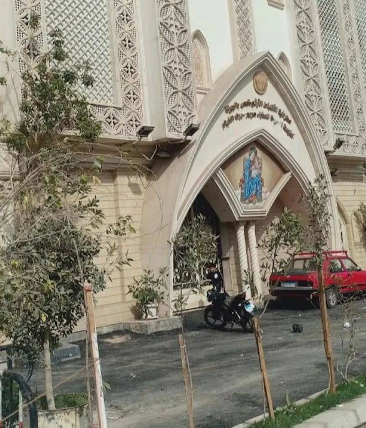 القبض على شخص افتعل حريقاً داخل كنيسة في مصر.. ماذا حدث؟