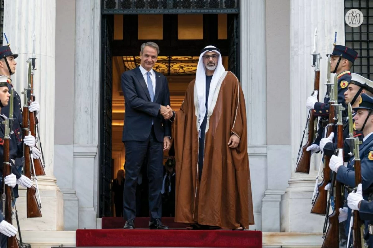 خالد بن محمد بن زايد: الإمارات مهتمة بتعزيز التعاون الاستراتيجي مع اليونان