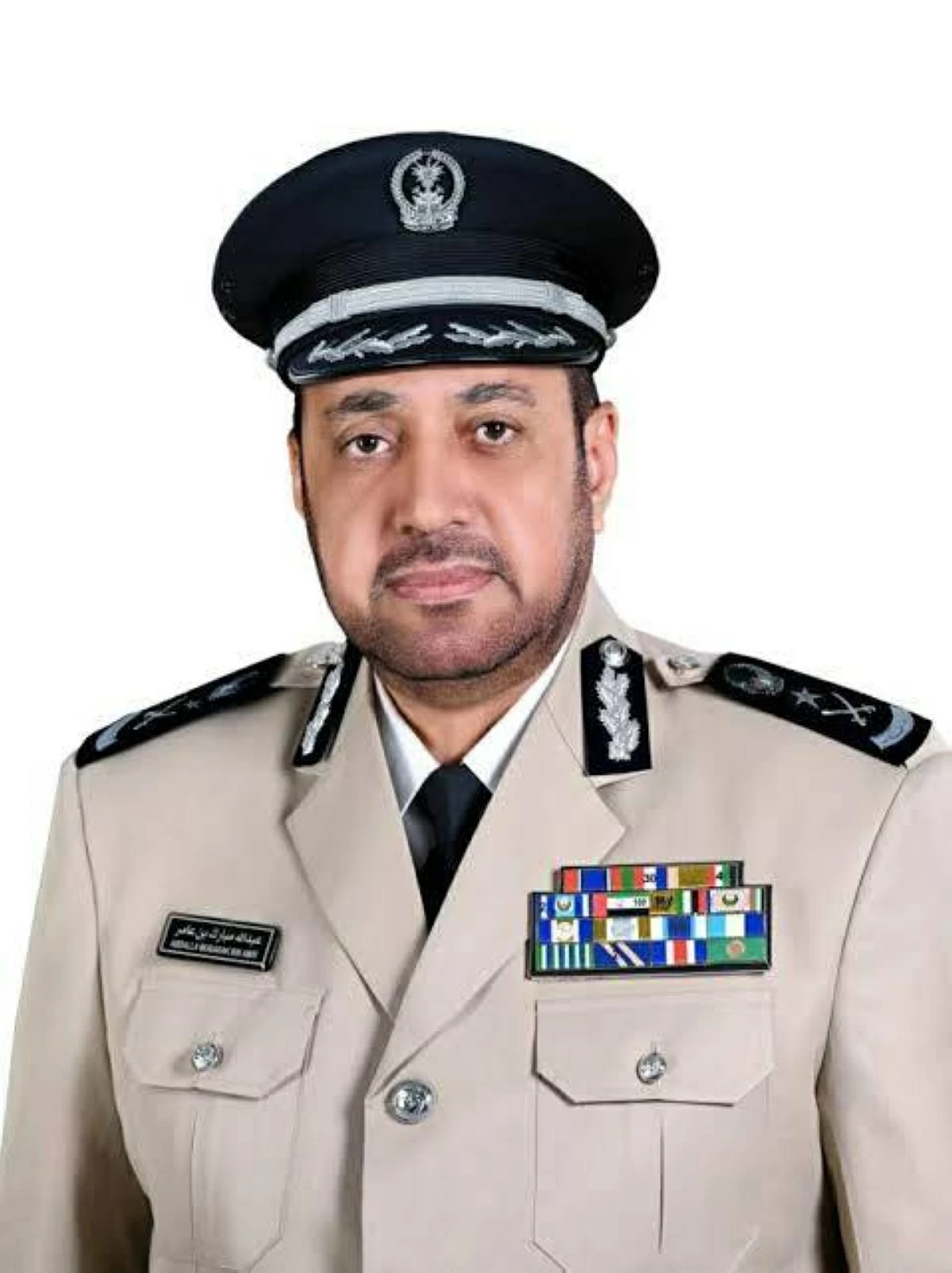 قائد عام شرطة الشارقة يتوَّج بجائزة «القائد صاحب الرؤية» في الموارد البشرية