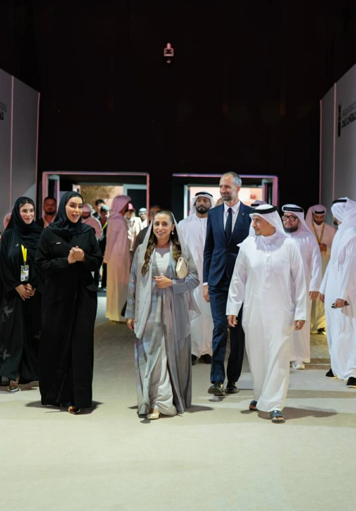 تفقدت معرضين و«ركن الدبلجة».. بدور القاسمي تفتتح مؤتمر الشارقة للرسوم المتحركة والقصص المصورة