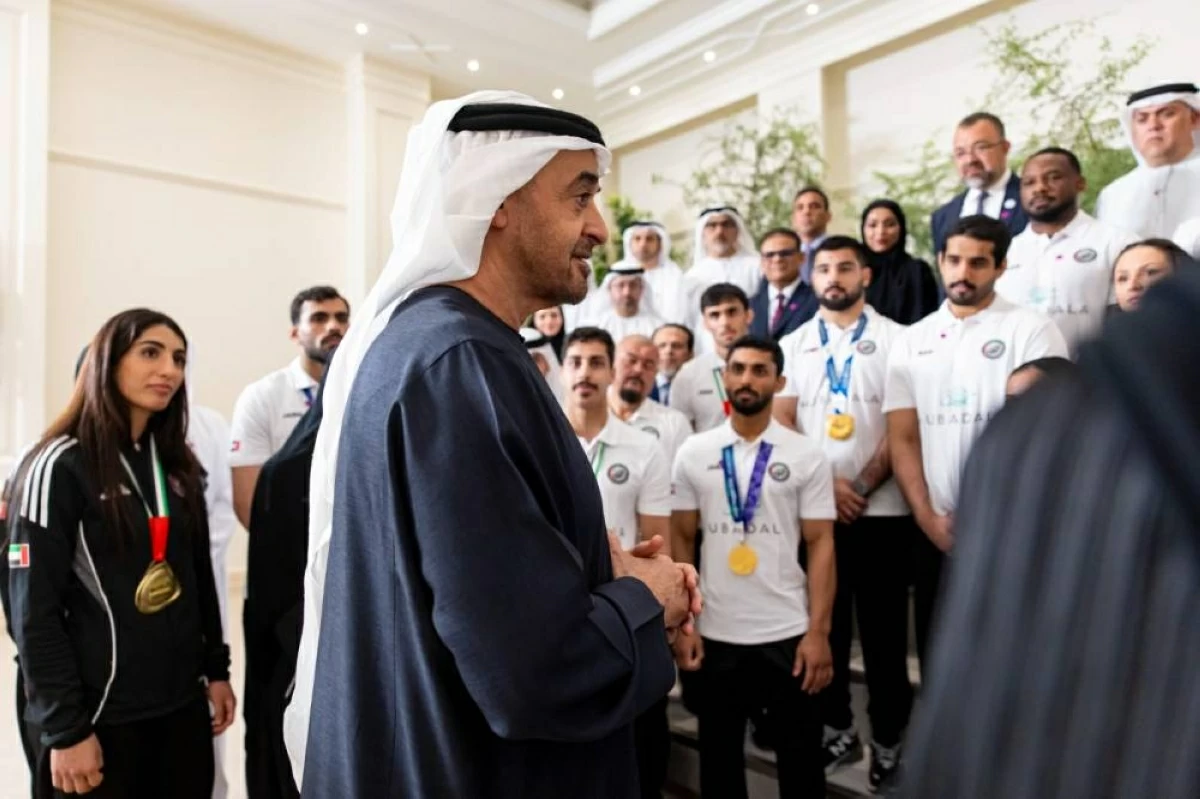 محمد بن زايد: الإمارات تولي القطاع الرياضي اهتماماً كبيراً