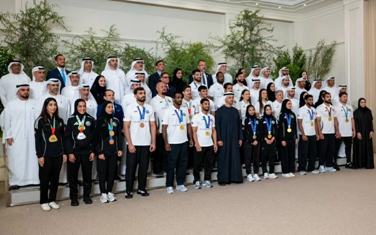 محمد بن زايد: الإمارات تولي القطاع الرياضي اهتماماً كبيراً
