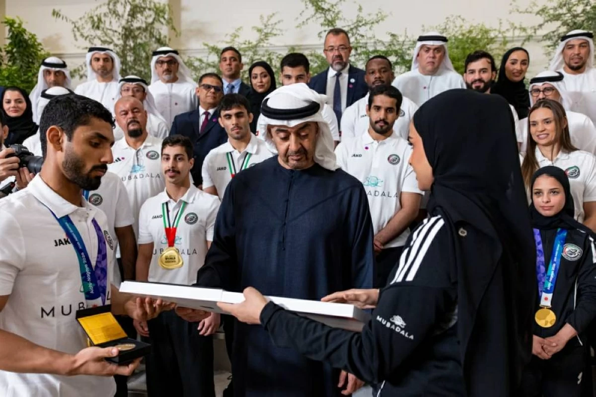محمد بن زايد: الإمارات تولي القطاع الرياضي اهتماماً كبيراً