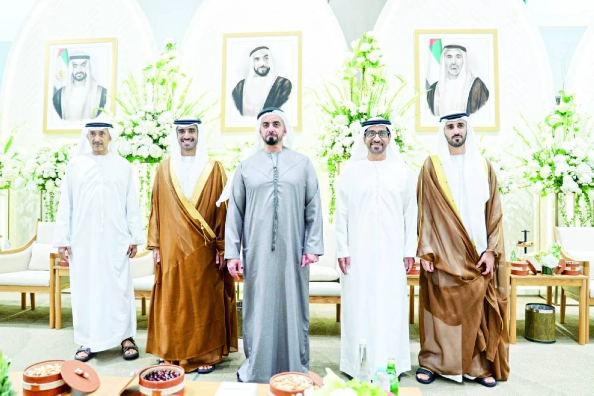 سيف بن زايد وحمدان بن محمد يحضران أفراح الجنيبي
