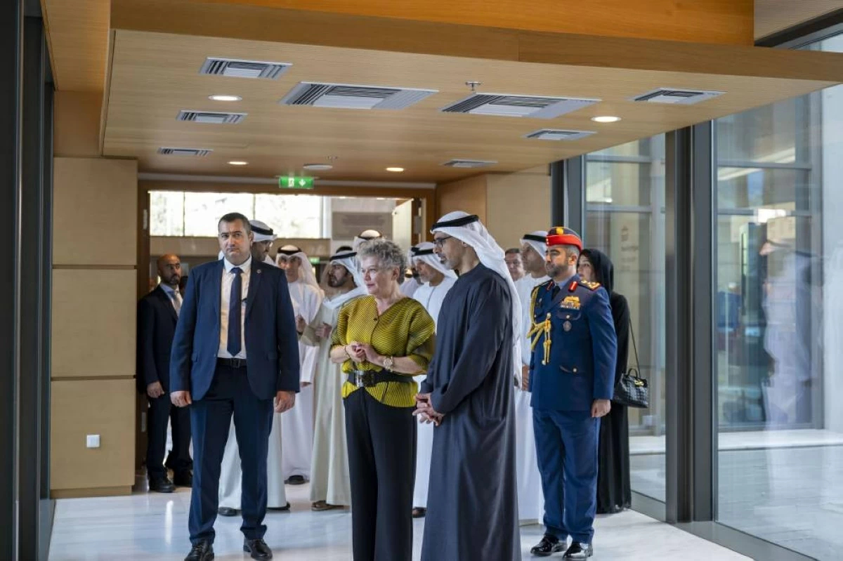 خالد بن محمد بن زايد يزور المعرض الوطني اليوناني في أثينا