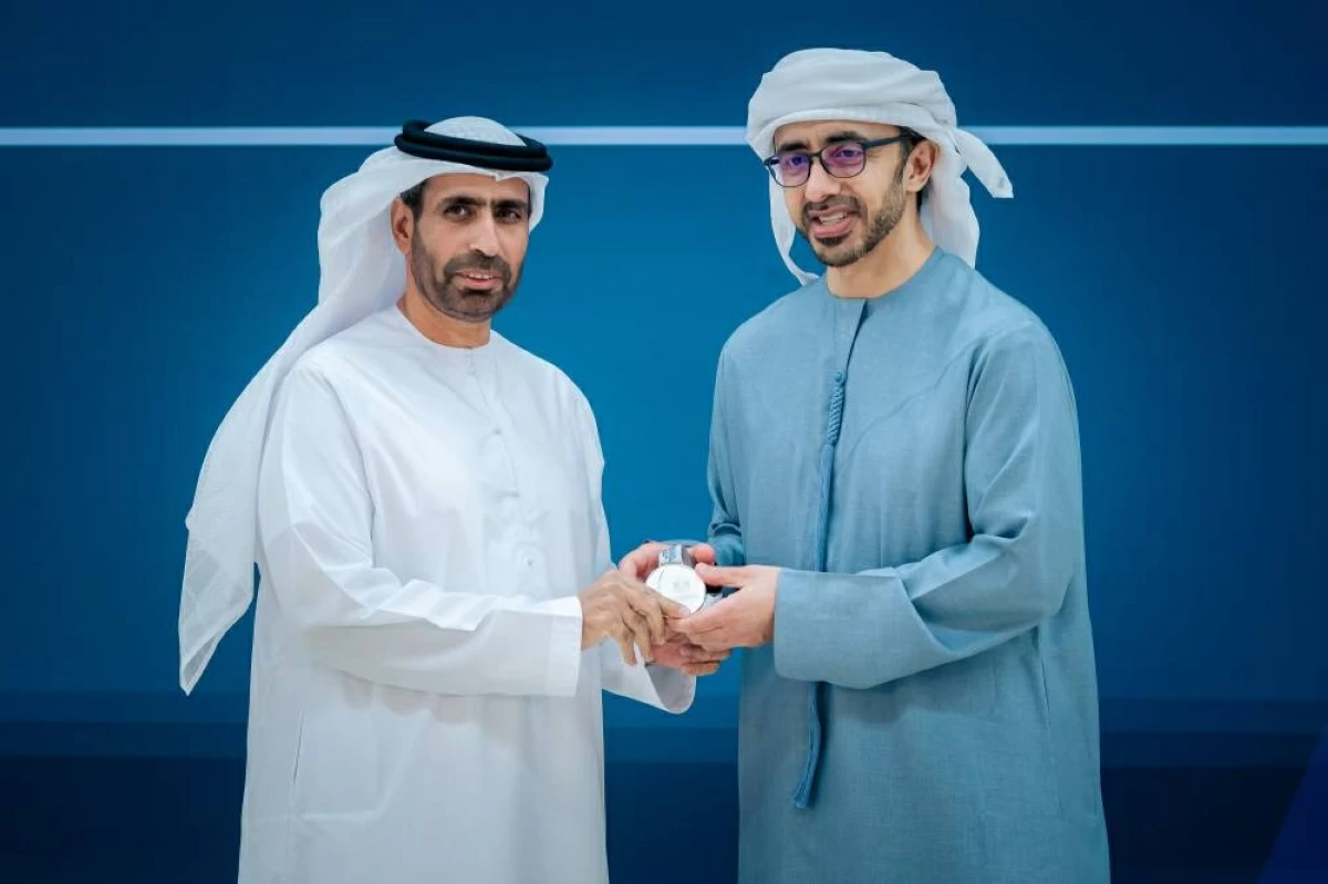 عبدالله بن زايد: الإمارات تمضي بعزم في توطيد شراكاتها الاستراتيجية