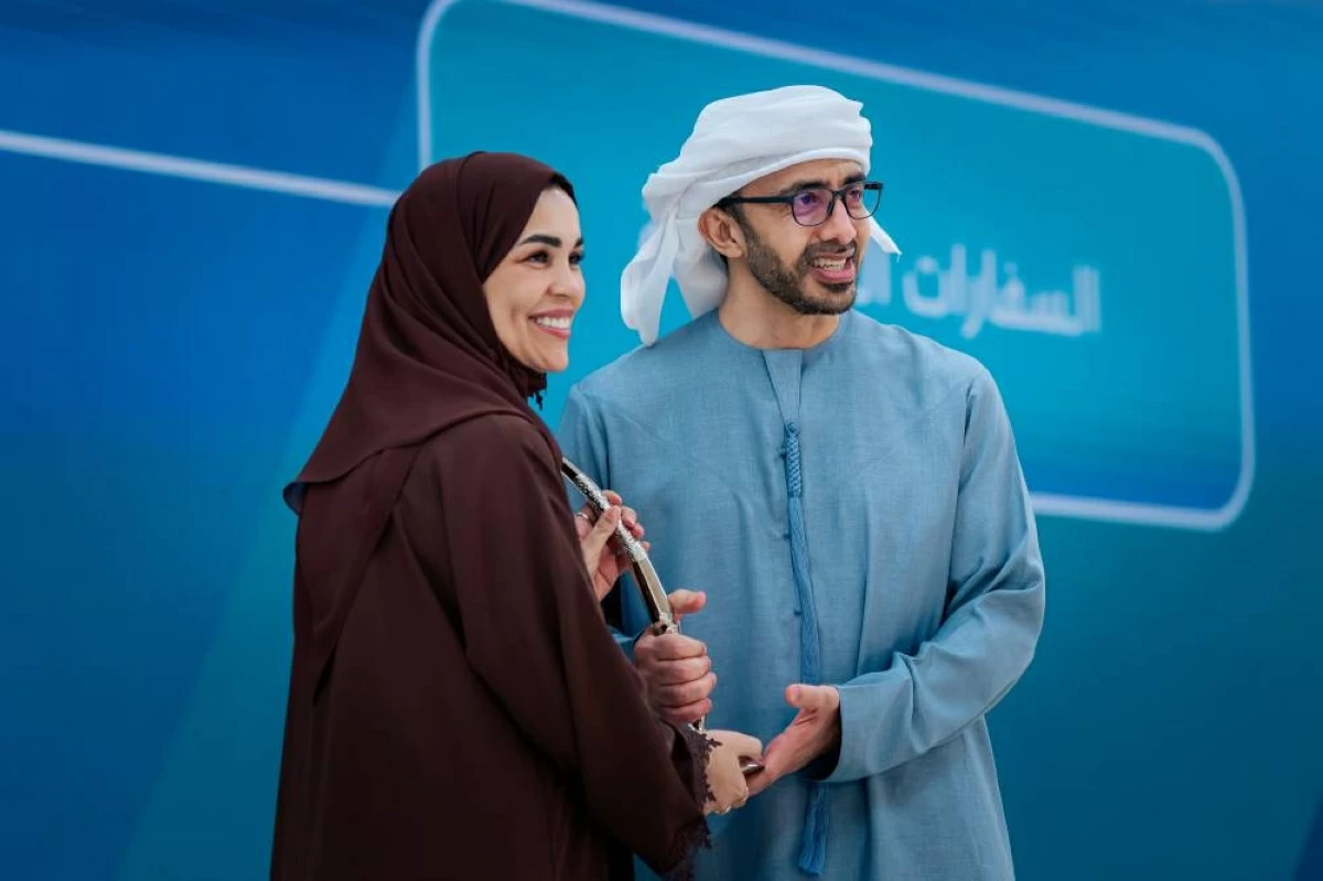 عبدالله بن زايد: الإمارات تمضي بعزم في توطيد شراكاتها الاستراتيجية