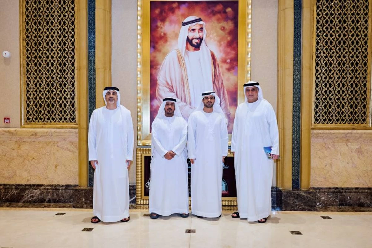 لقطة تذكارية عقب الاجتماع