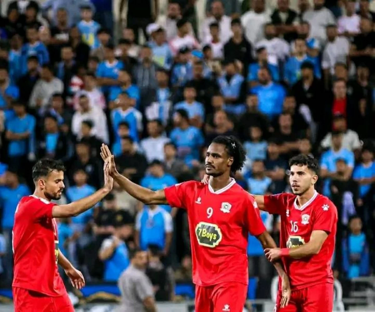 لاعبو الجزيرة يحتفلون بهدف التعادل