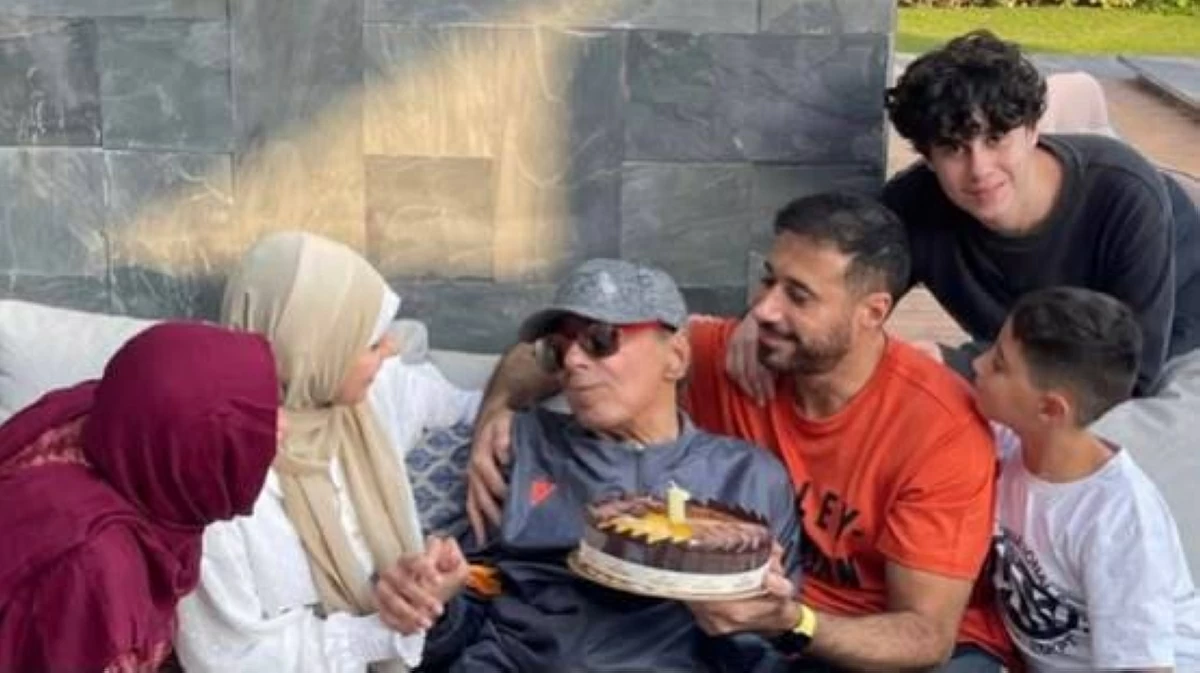 بصورة عيد ميلاده الأخير.. أحمد صلاح السعدني يحيي ذكرى والده الراحل