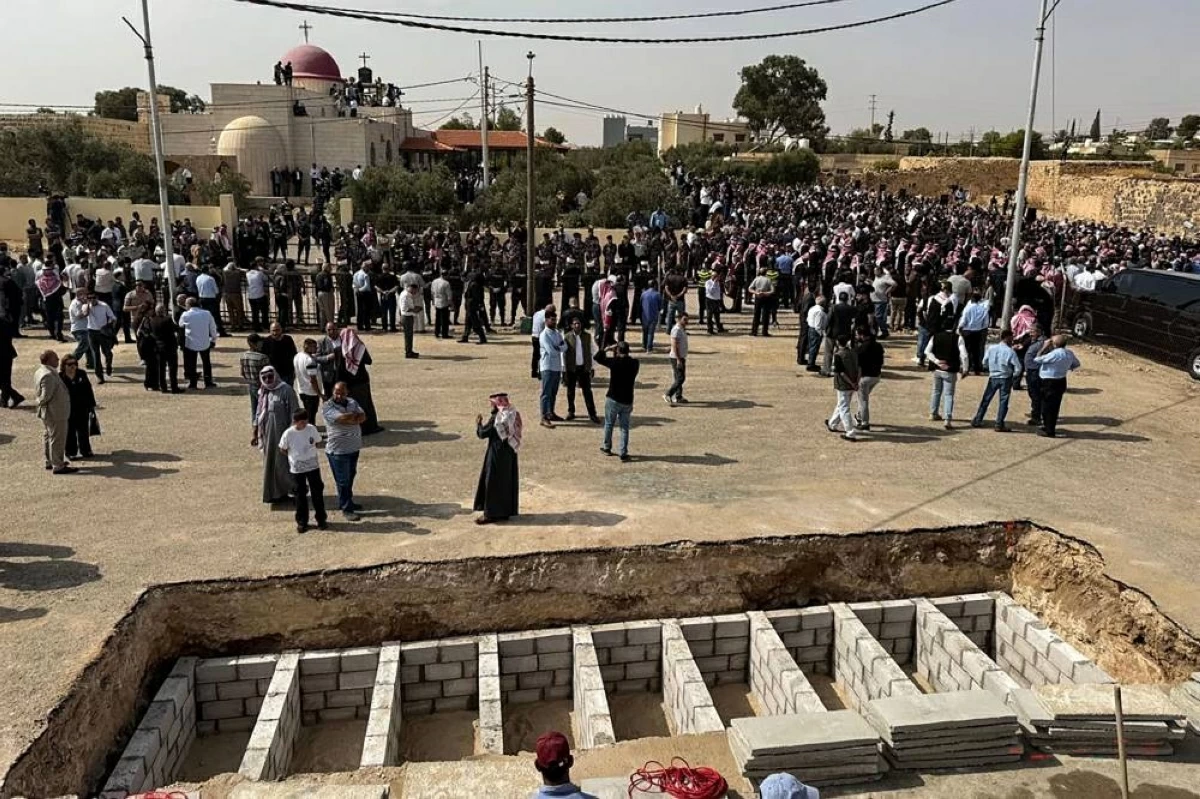 بدء تشييع ضحايا الهجوم الإرهابي على كنيسة في الأردن