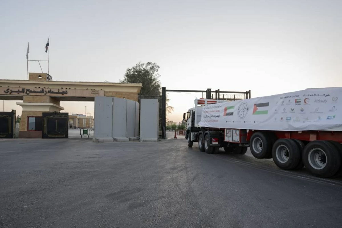 دخول قافلتين إماراتيتين إلى غزة تحملان 260 طن مساعدات