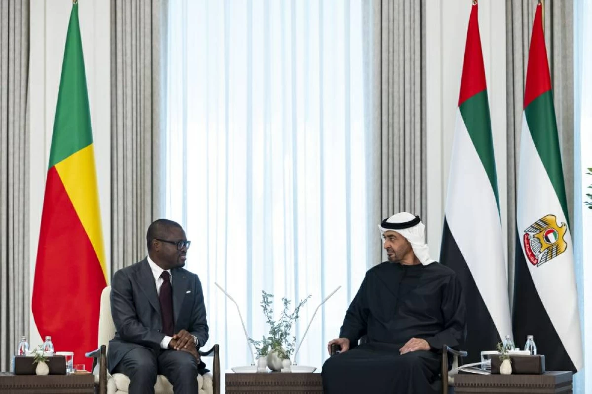 محمد بن زايد ورئيس بنين: حريصون على تعزيز العلاقات واستثمار فرص التعاون