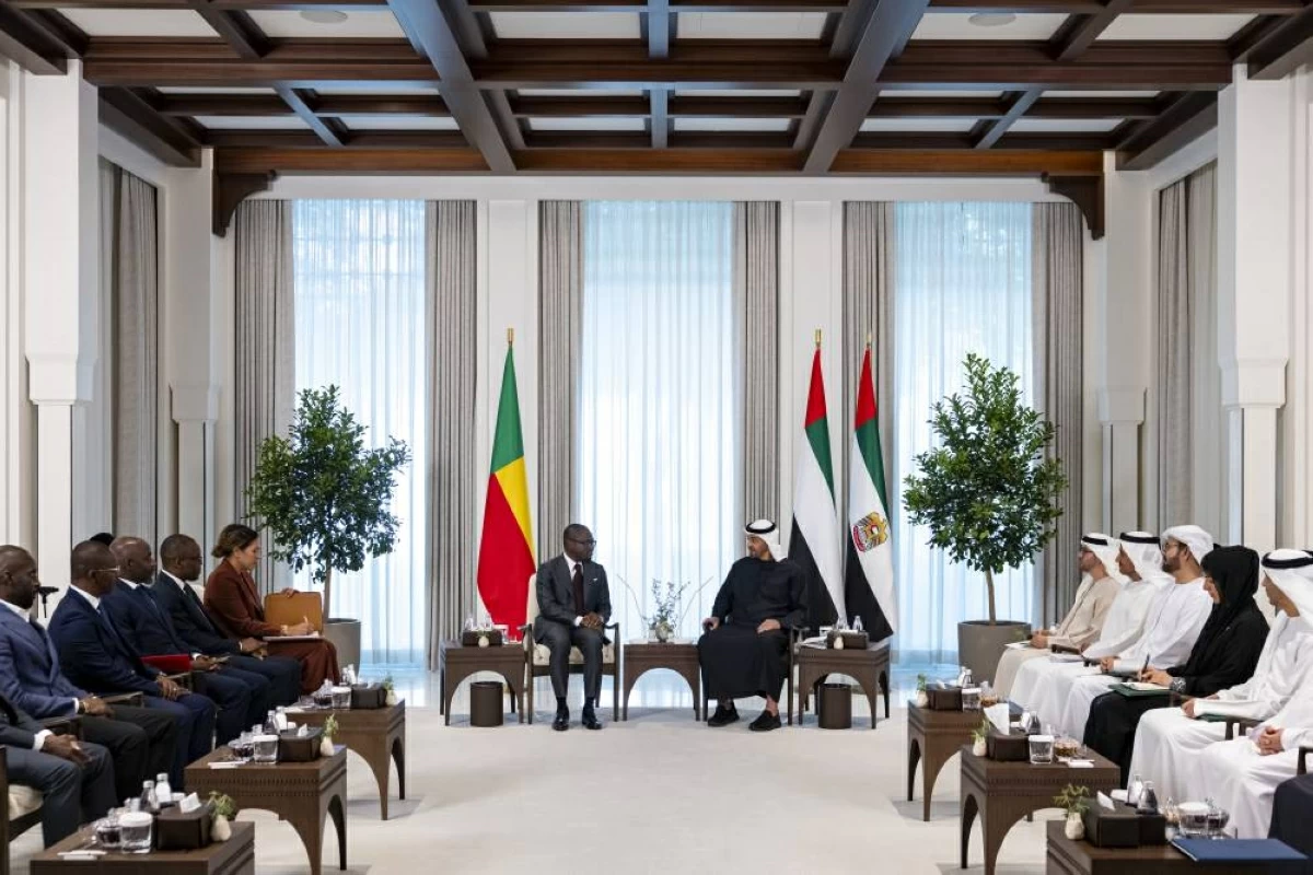 محمد بن زايد ورئيس بنين: حريصون على تعزيز العلاقات واستثمار فرص التعاون