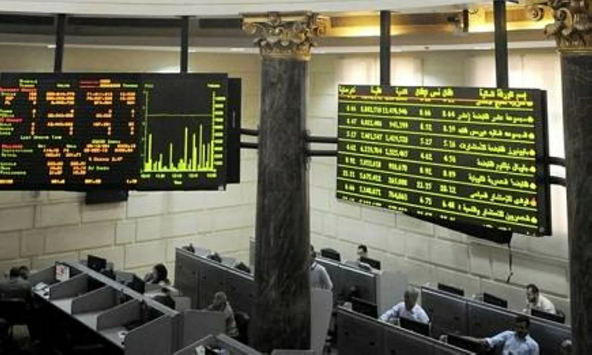 البورصة المصرية توقف التداول نصف ساعة بعد تراجع المؤشر المئوي 10%