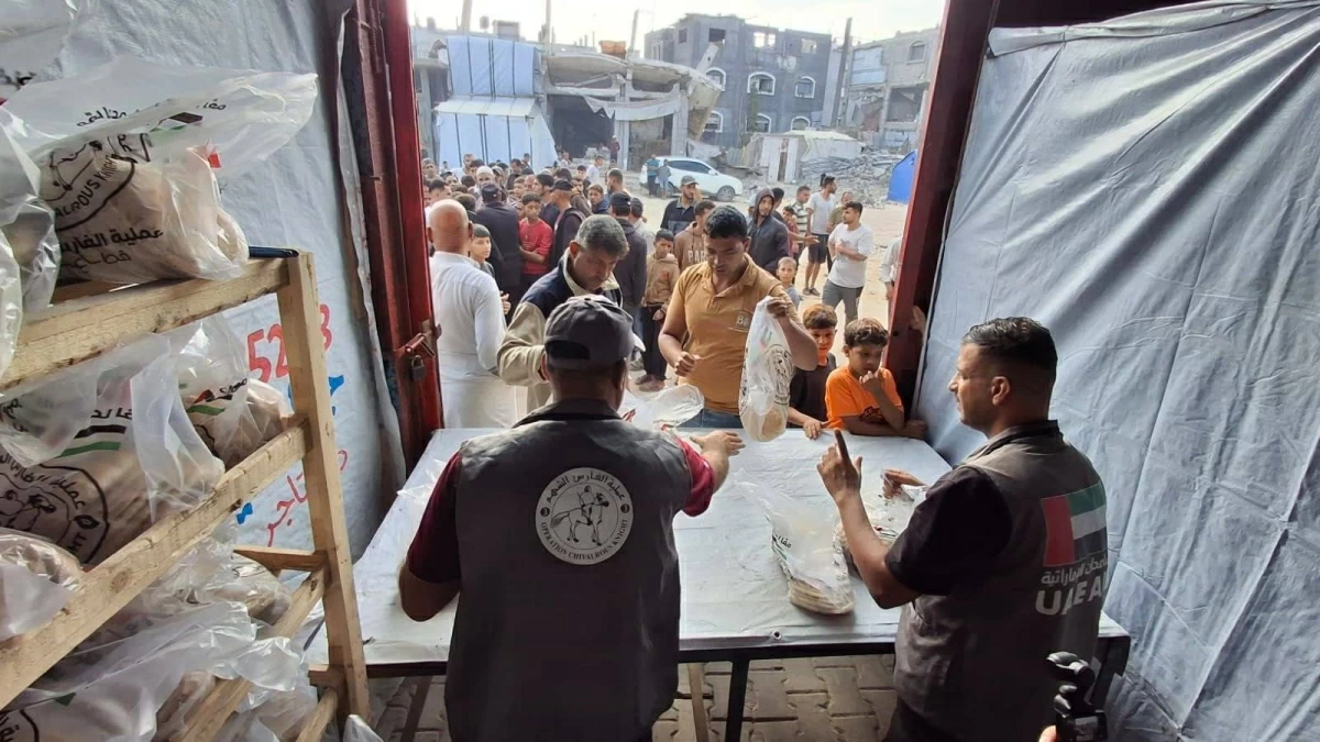 الإمارات تواصل دعم سكان غزة بمشروع الخبز المدعّم
