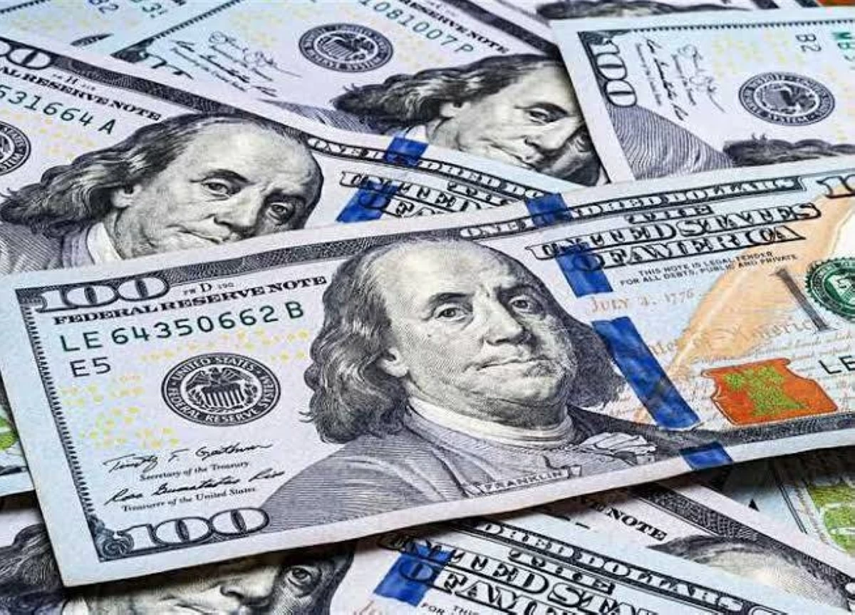 سعر الدولار في مصر يتجاوز 56 جنيها لأول مرة في تاريخه..ما أسباب القفزة القياسية؟