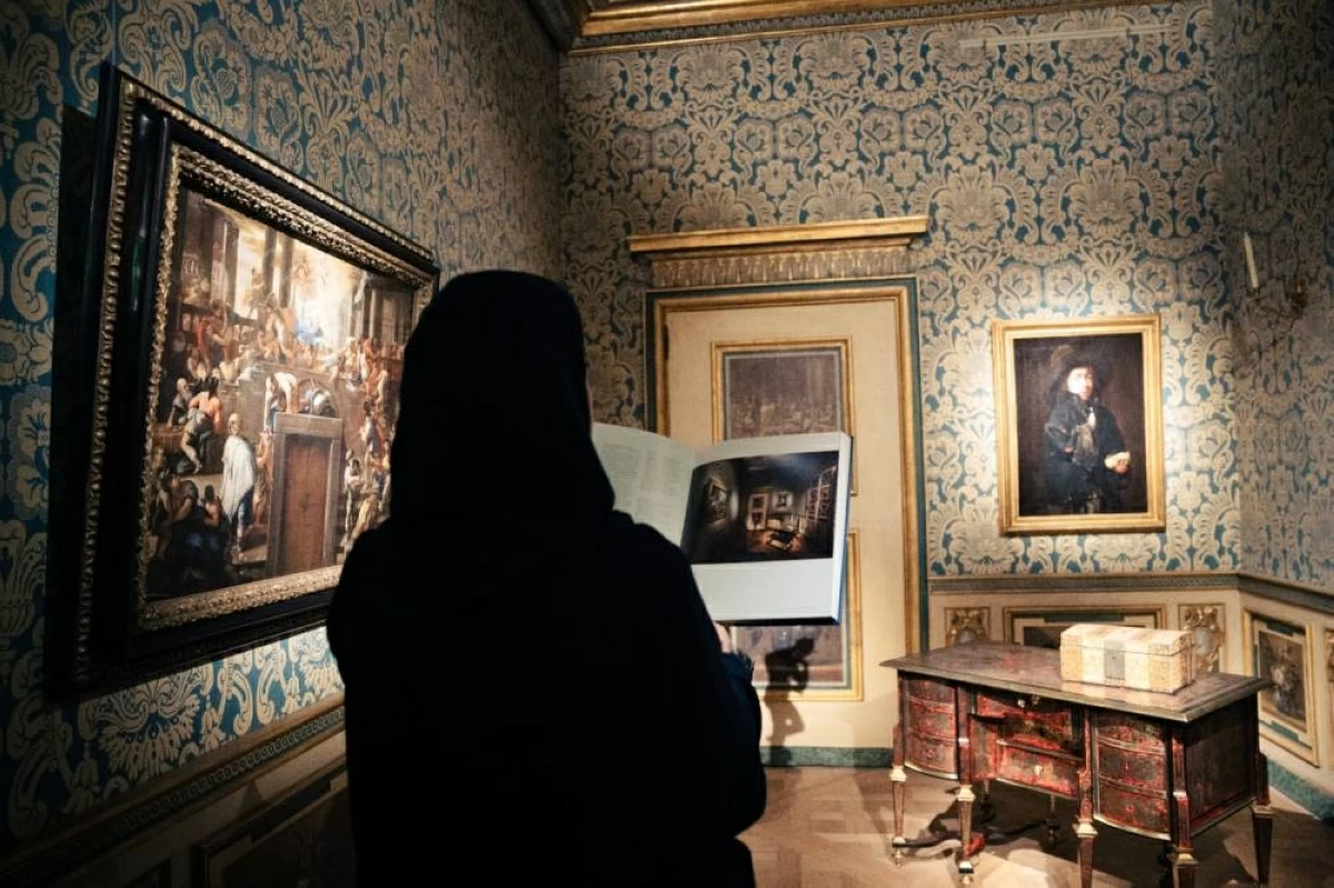 إصدار _نشأة مجموعة متحف_ © دائرة الثقافة والسياحة - أبوظبي