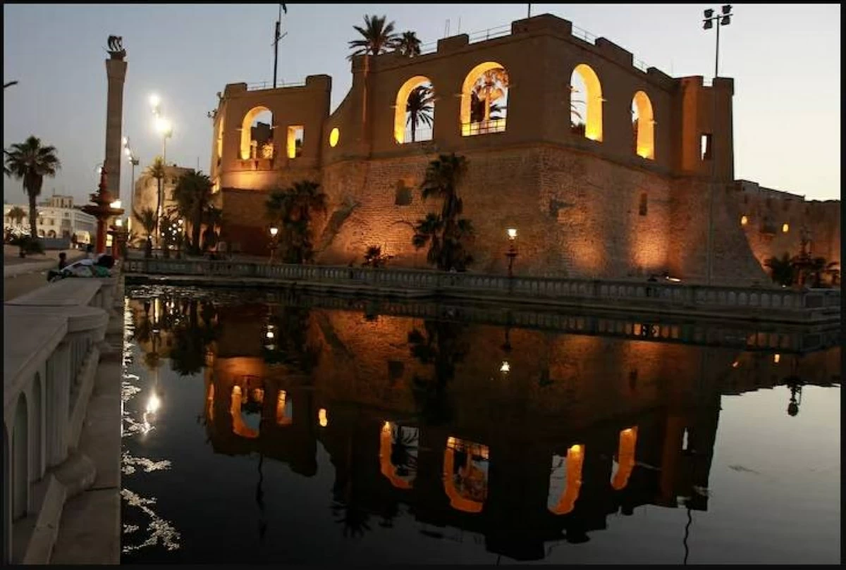 قلعة السرايا الحمراء