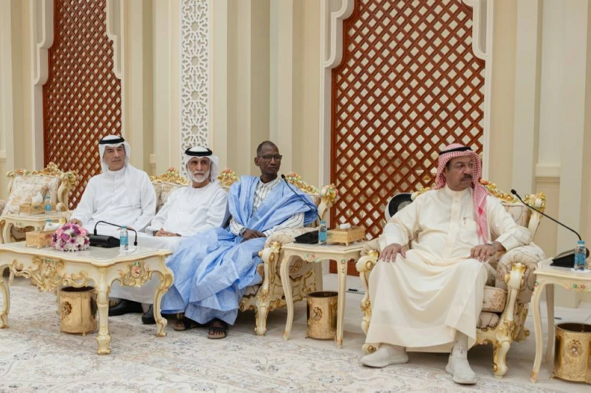 حاكم الشارقة يجدد الثقة في مجلس أمناء الهيئة العربية للمسرح