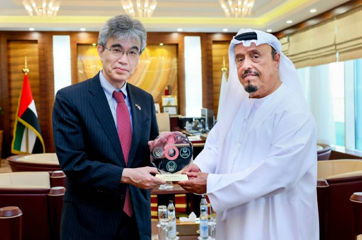 الفريق ضاحي خلفان يستقبل القنصل العام الياباني في دبي والإمارات الشمالية