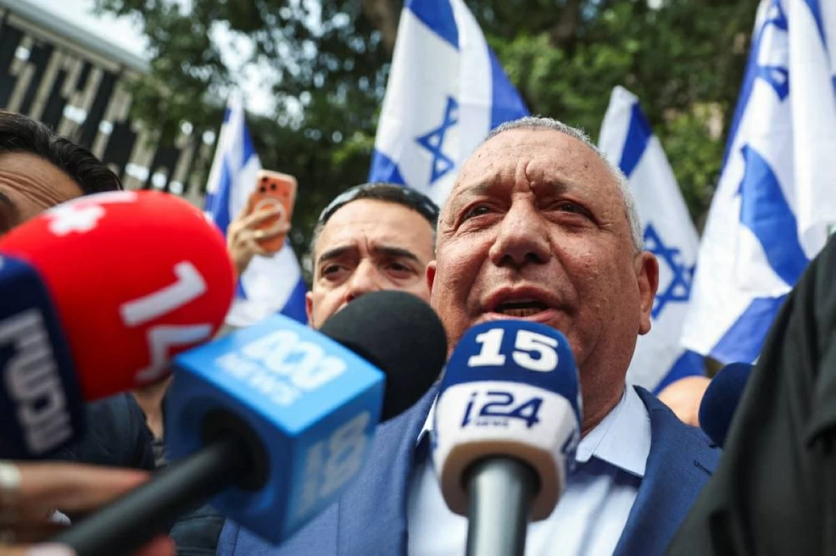 نتنياهو وآيزينكوت يسعّران المنافسة «بالتصريحات» بعد انتخابات غير حاسمة