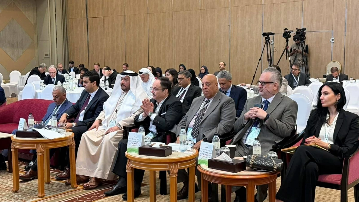 خلال المؤتمر 
