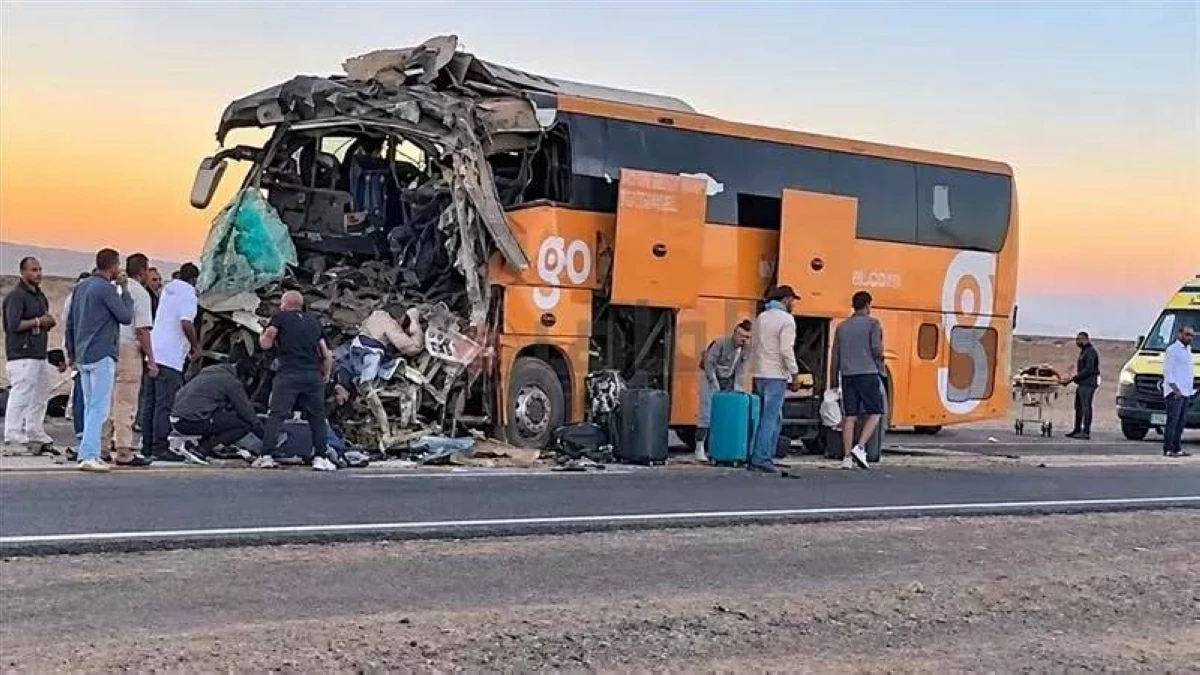 حادث حافلة الغردقة..تصادم مروع يُخلف 28 ضحية بين قتيل ومصاب