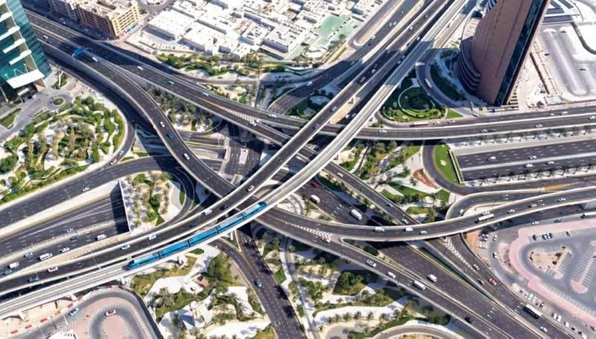 دبي تفتتح الجسر الأخير بدوار المركز التجاري