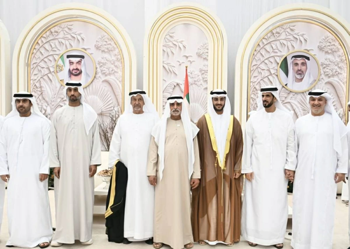 نهيان بن مبارك يحضر أفراح الشامسي والفلاسي في العين