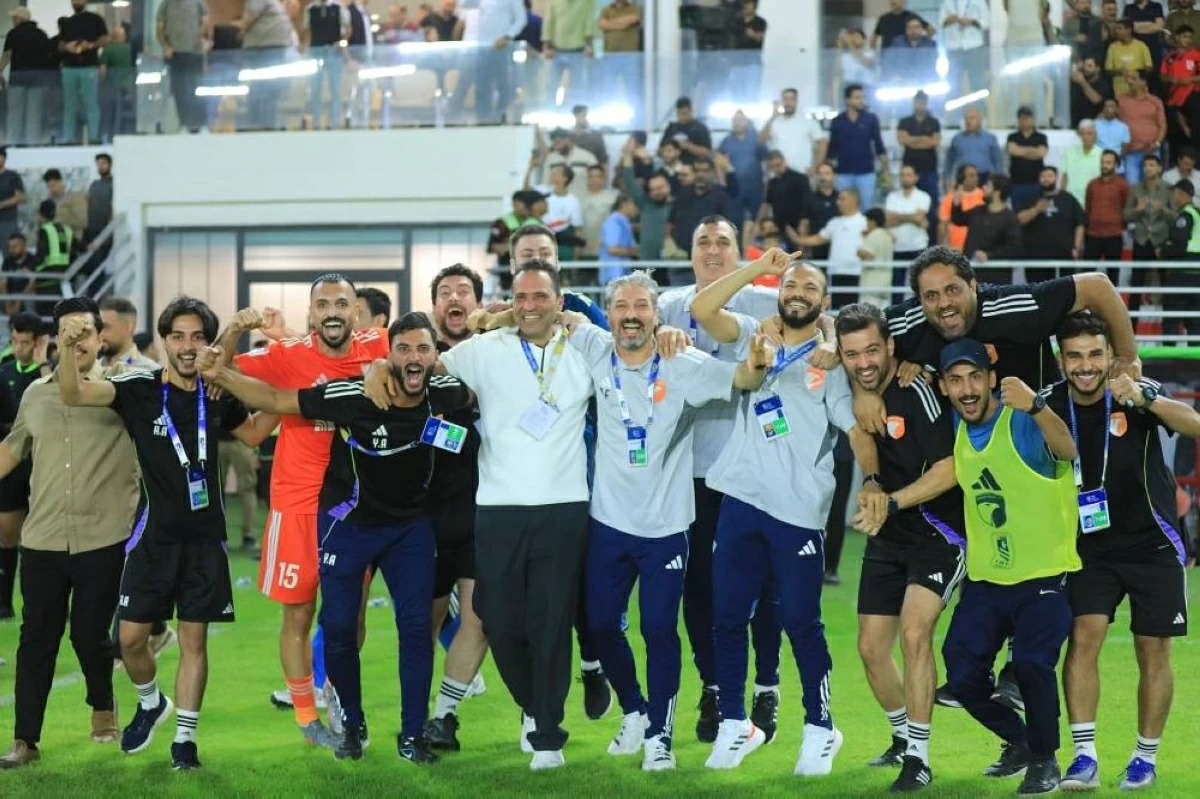  فرحة مؤمن سليمان مع طاقمه