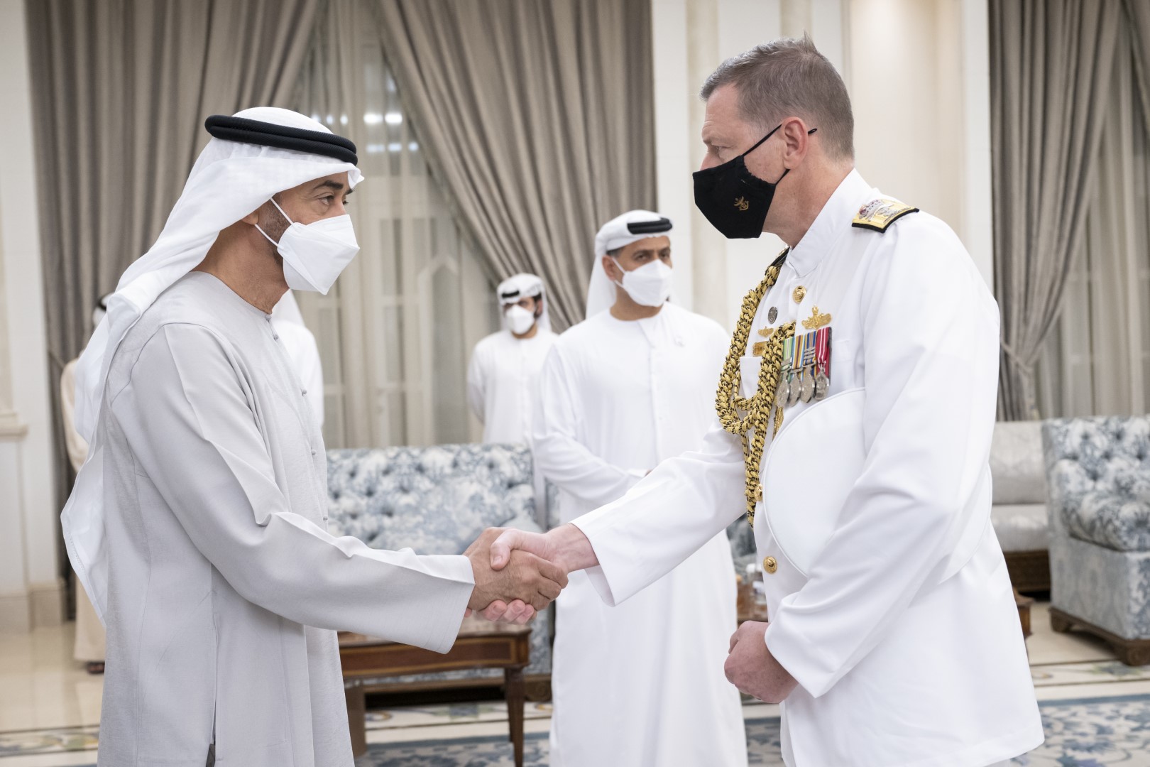 تلقي العزاء في الشيخ خليفة بن زايد