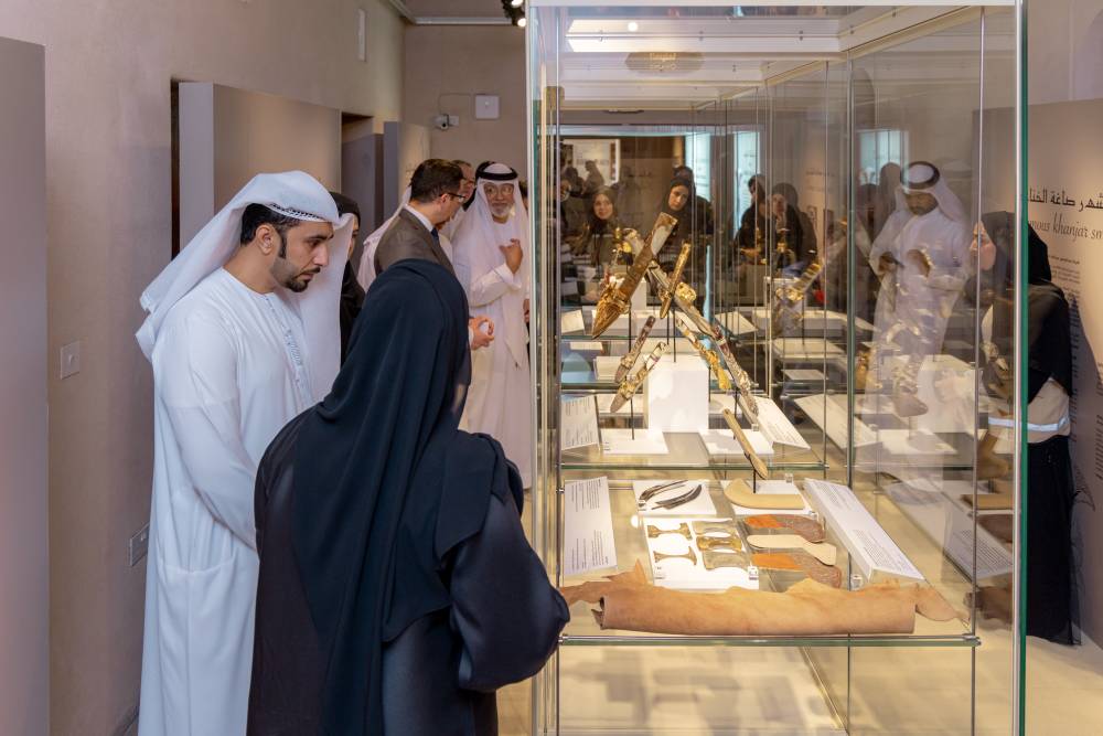 «الشارقة للمتاحف» تروي تاريخ «صياغة الخناجر في الإمارات»