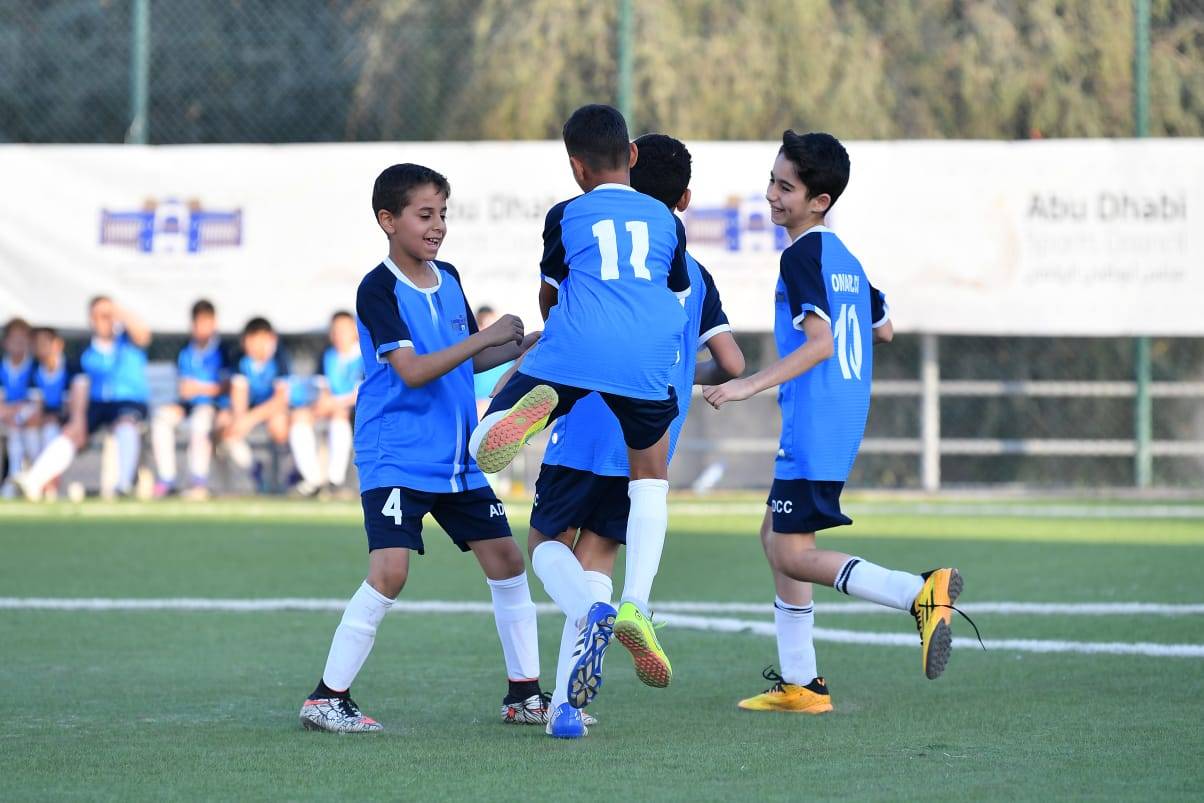 15 هدفاً في افتتاح كأس زايد بن هزاع للكرة