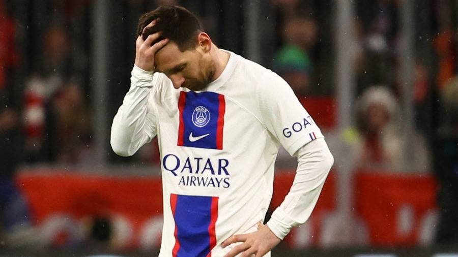 أفضل لاعب في العالم ووصيفه خارج دوري أبطال أوروبا