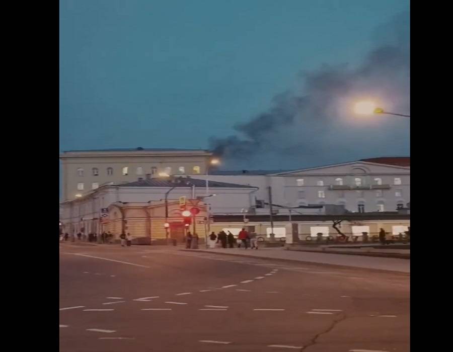 Image:النار تشتعل في مبنى تابع لوزارة الدفاع الروسية