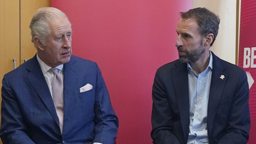 Image:ساوثجيت في ضيافة «الملك»