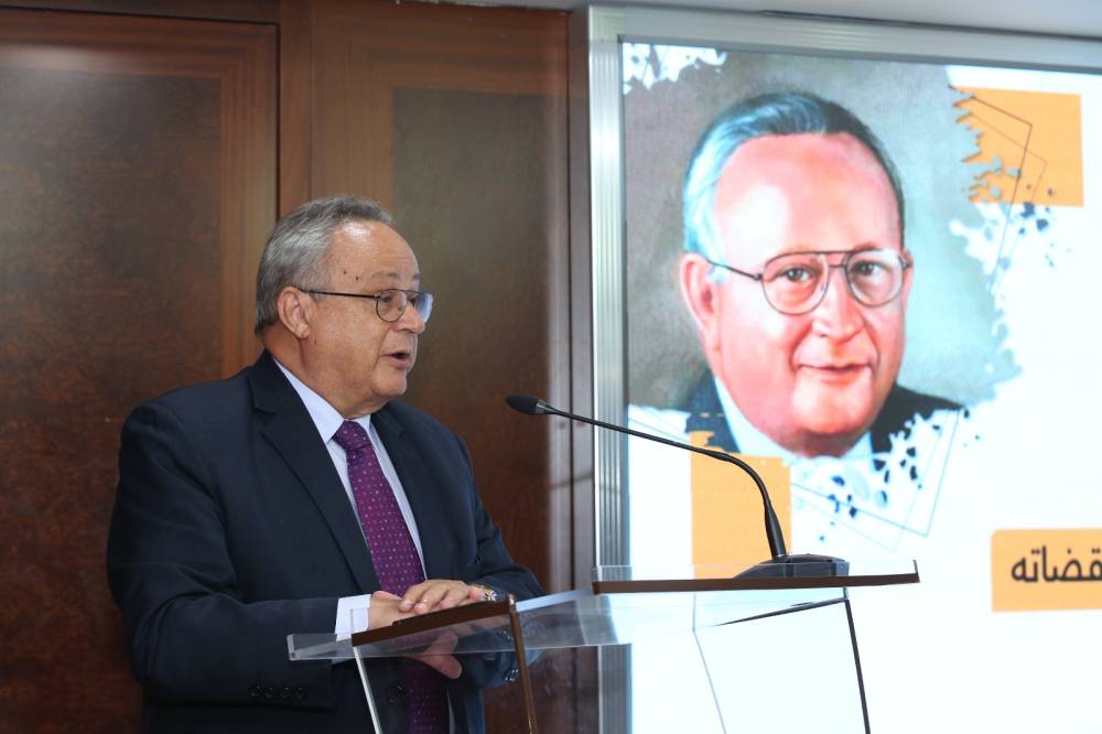 Image:أحمد زايد يحلل خطابات الحقل الديني في «العويس الثقافية»