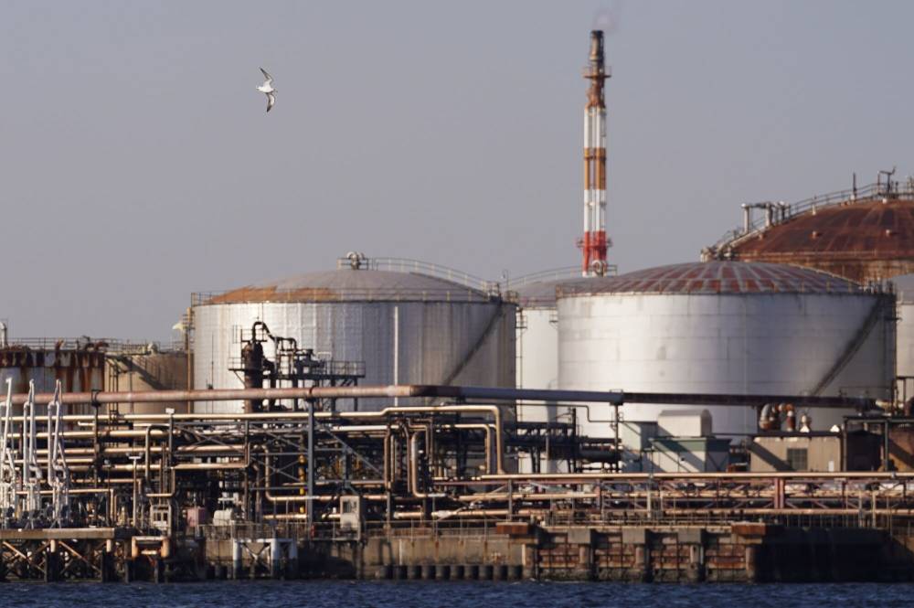 Image:النفط يرتفع 2% مع تركيز على التضخم في أمريكا والصين