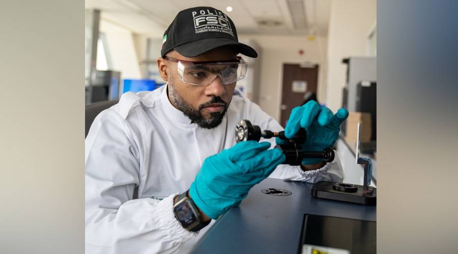 Image:"شرطة دبي" أول جهة شرطية عربية تربط بصمة السلاح مع «الإنتربول»