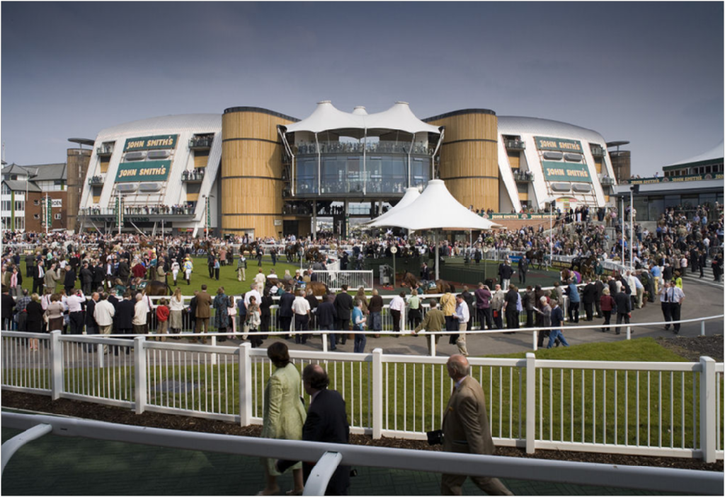 Image:اعتقال 118 شخصاً عطلوا سباق خيول في بريطانيا