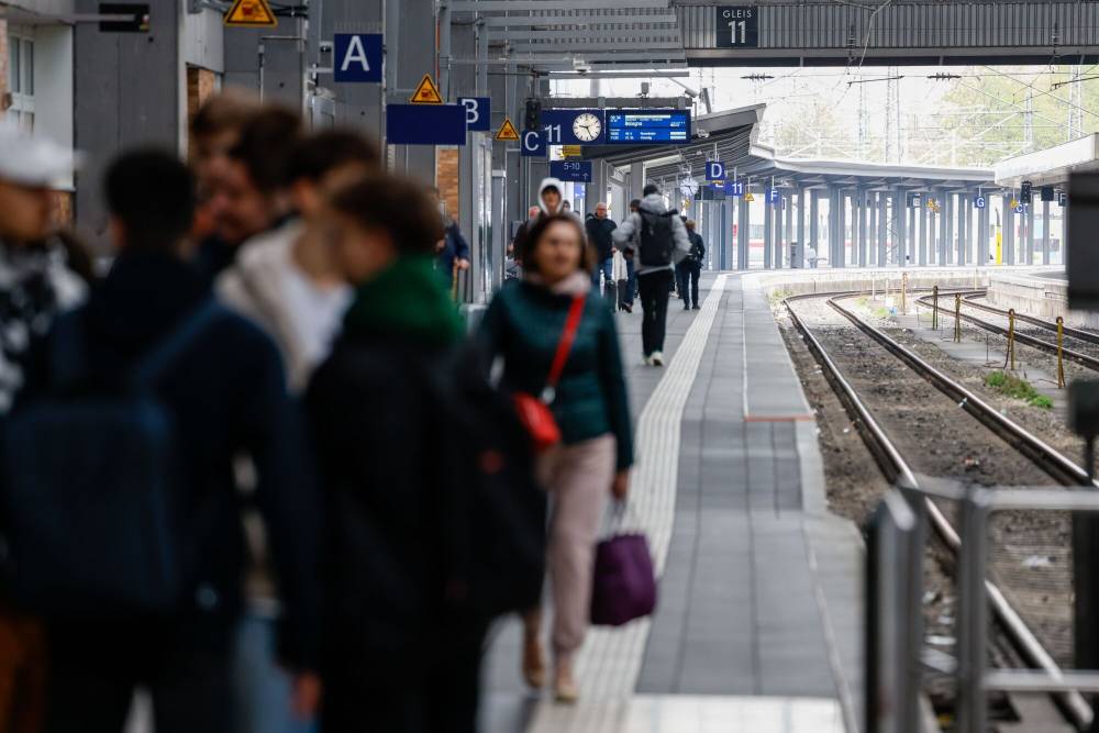 Image:إضرابات تشل السكك الحديدية و4 مطارات في ألمانيا