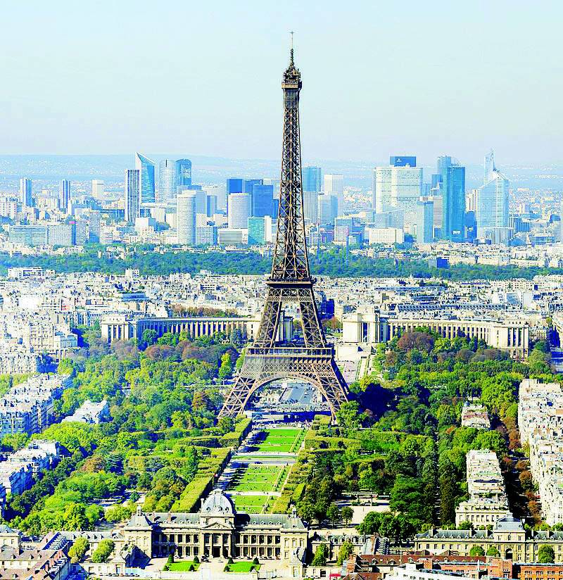 Image:«فيتش» تخفض تصنيف فرنسا إلى -AA وتشير إلى «مأزق سياسي»