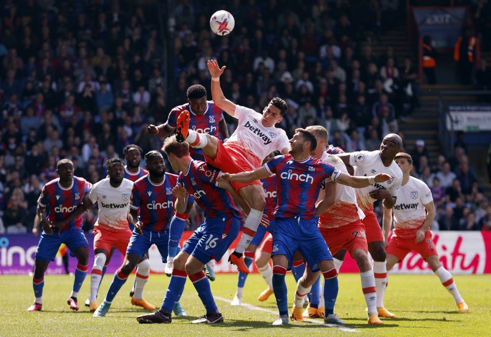 Image:كريستال بالاس يقترب من مقعد البقاء بفوز مثير