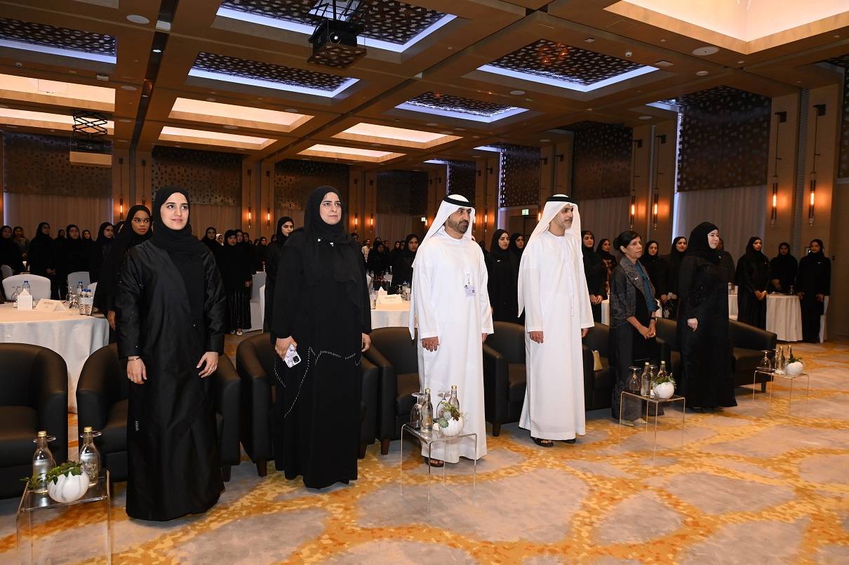 مؤسسة الإمارات للخدمات الصحية تنظم «ملتقى شباب التمريض والقبالة»