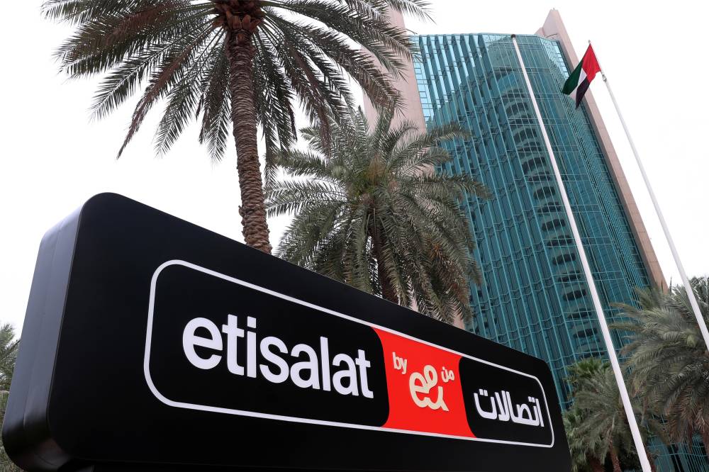 «إي آند» تطلق خدمات شبكة الاتصال المعرفة بالبرمجيات المُدارة في الإمارات «إي آند» تطلق خدمات شبكة الاتصال المعرفة بالبرمجيات المُدارة في الإمارات