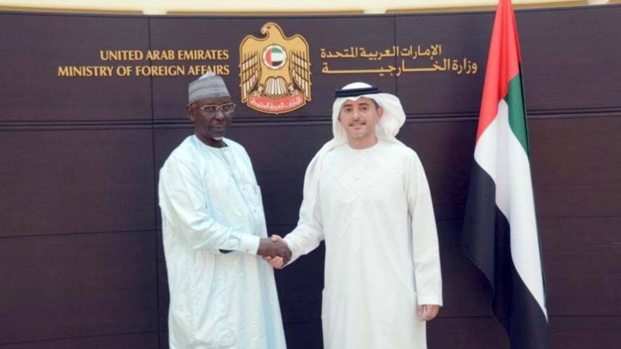 «الخارجية» تتسلّم البراءة القنصلية للقنصل العام لتشاد
