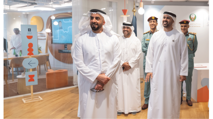 سيف بن زايد وذياب بن محمد بن زايد يشهدان توقيع اتفاقية بين وزارة الداخلية و«أبوظبي للطفولة المبكرة»
