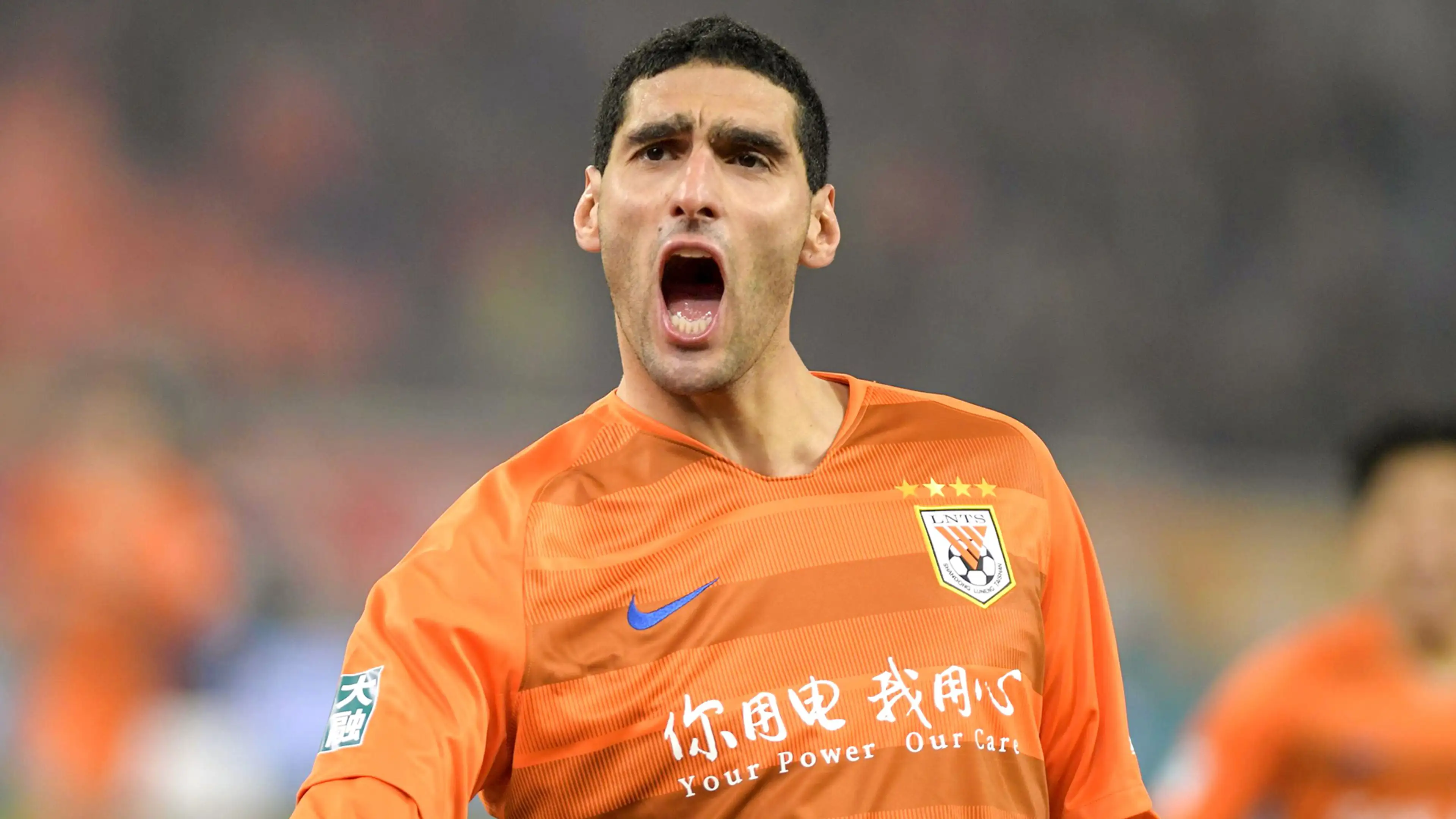البلجيكي فلايني يهجر ملاعب الصين